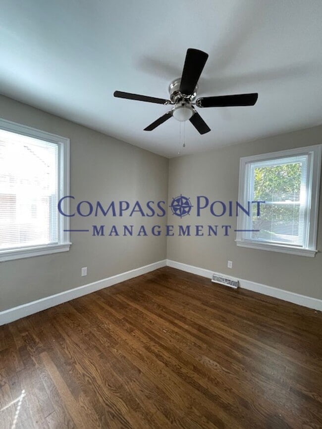 Building Photo - Newly Renovated Just For You! First Month'...