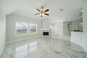 Building Photo - 9819 Lynnrose Springs Dr