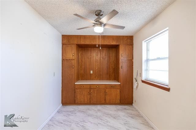 Building Photo - 3642 Hi-Vu Dr