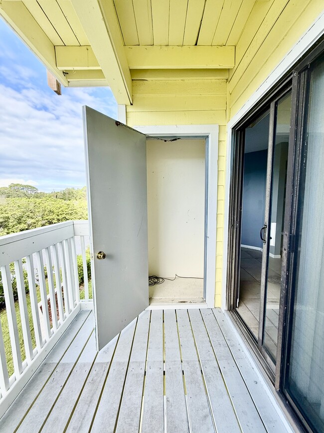 Building Photo - 455 Alt 19