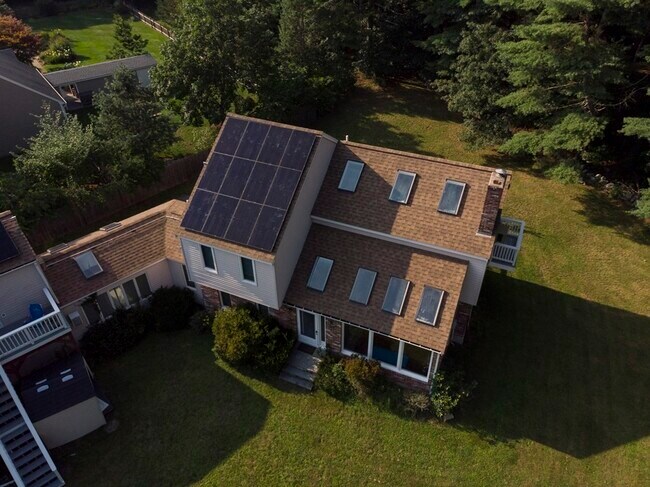 Primary Photo - 4 Sterling Ln