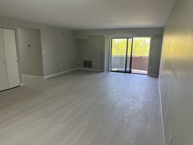 Building Photo - 2500 Mystic Valley Pkwy