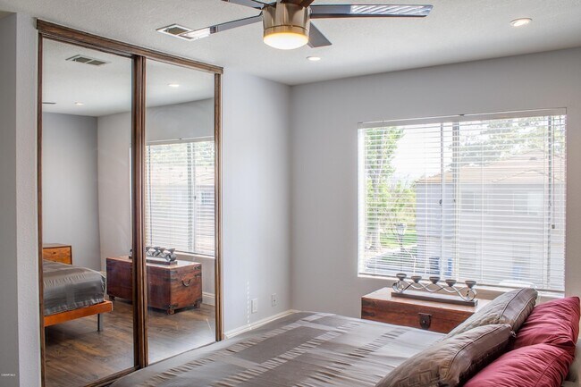 Building Photo - 522 Via Colinas