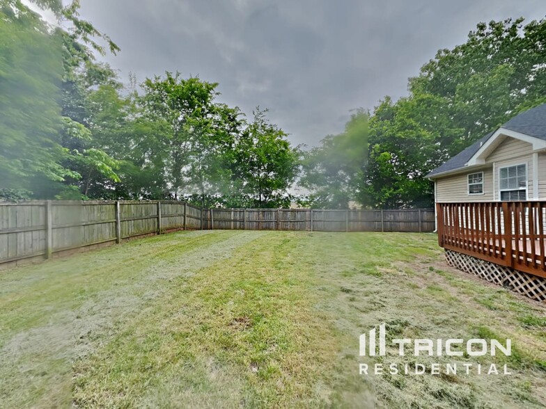 Building Photo - 2432 Egret Dr
