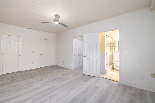 Building Photo - 206 Montoya Dr