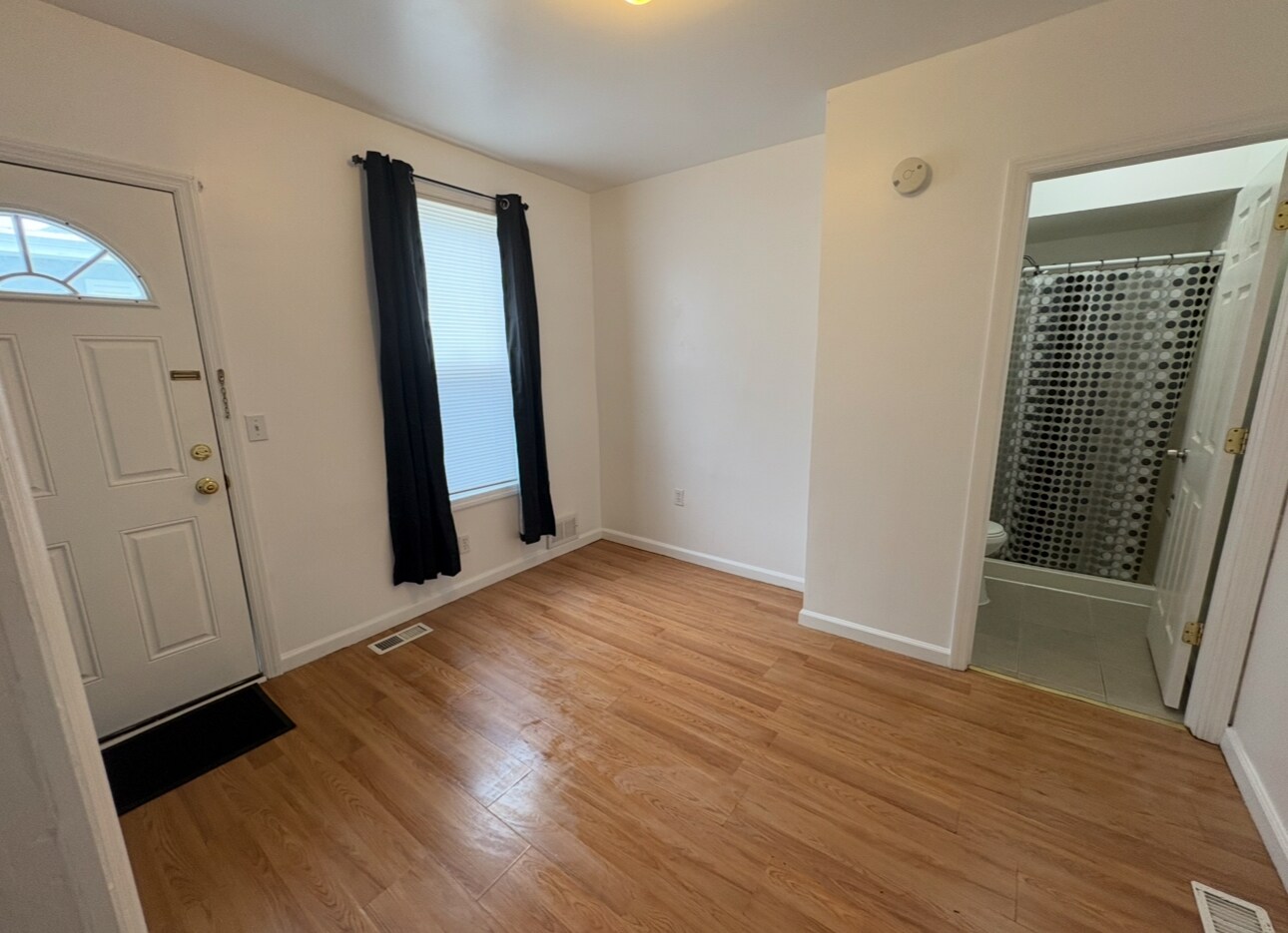 Building Photo - 537 Schiller Ave