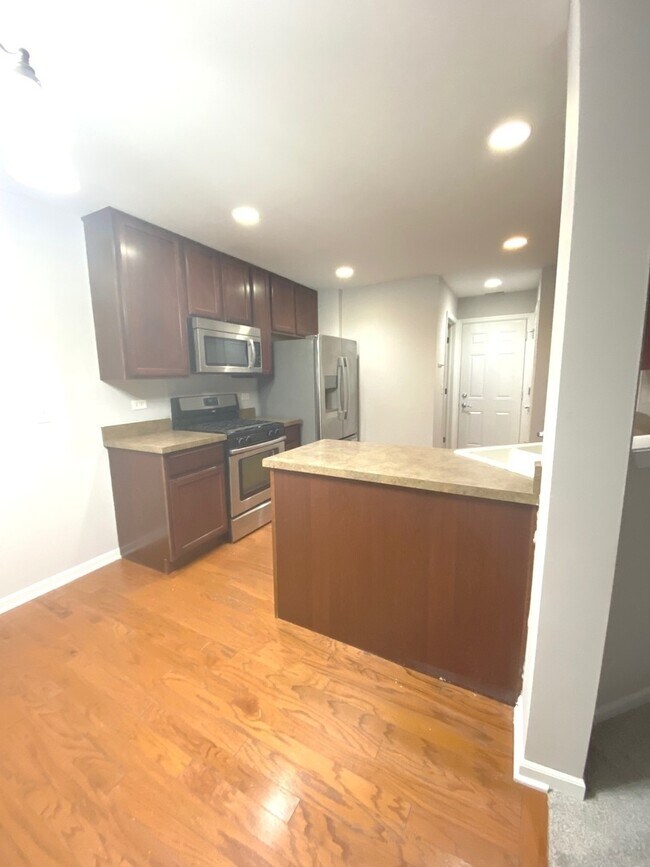 Building Photo - 337 Devoe Dr