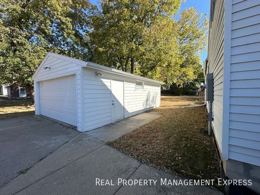 Building Photo - 2 Bedroom, 2 Bath home in Brandon, SD
