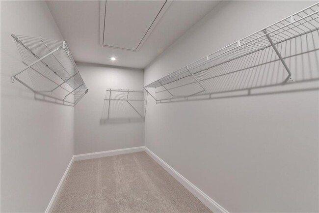 Building Photo - 204 Holsten Ln