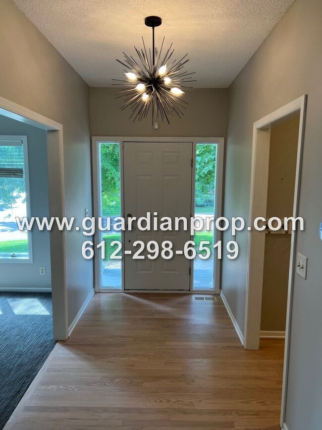 Building Photo - Executive Home in Cottage Grove Available September 1, Large Open Floor Plan, Office, Family Room...