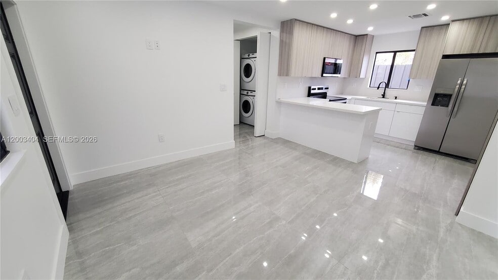 Building Photo - 40 SW 34th Ave