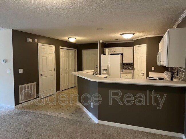 Building Photo - 5002 Hunters Trail