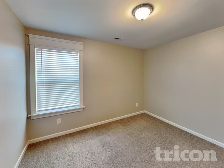 Building Photo - 10040 Portaferry Dr