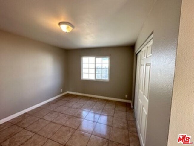 Building Photo - 6137 Toltec Way