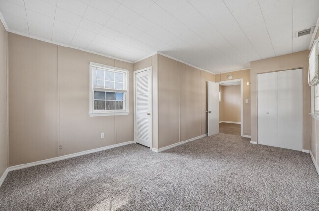 Building Photo - 3 BED, 1 BATH HOUSE FOR RENT IN CHESAPEAKE VA!