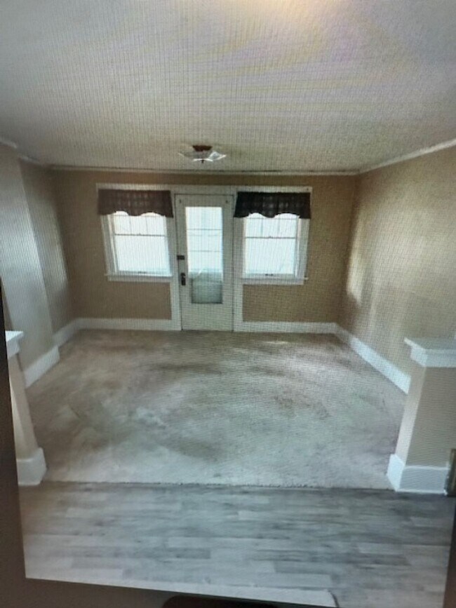 Building Photo - 1212 N Frink St