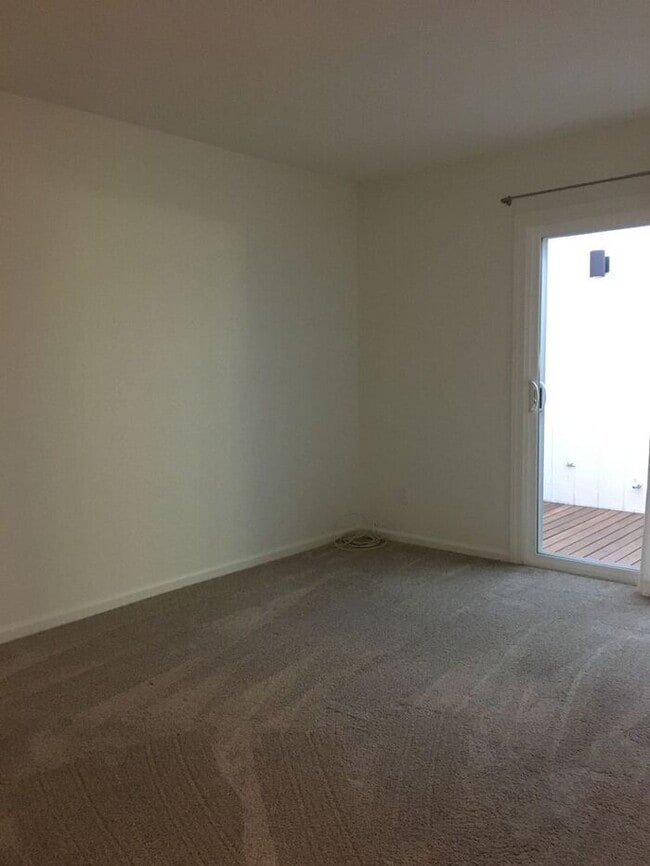 Building Photo - COMING SOON! Adorable 2 Bed 2 Bath Condo i...