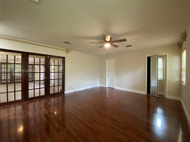 Building Photo - 490 Bonaventure Blvd