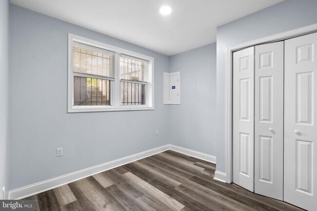 Building Photo - 1641 4th St NW