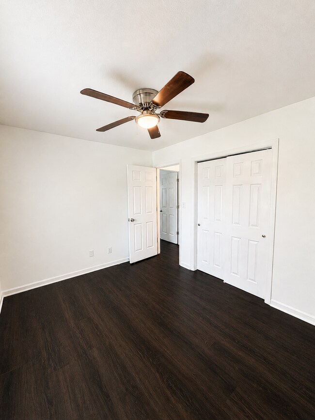 Building Photo - Charming 3-Bedroom Home in the Heart of Clarksville!