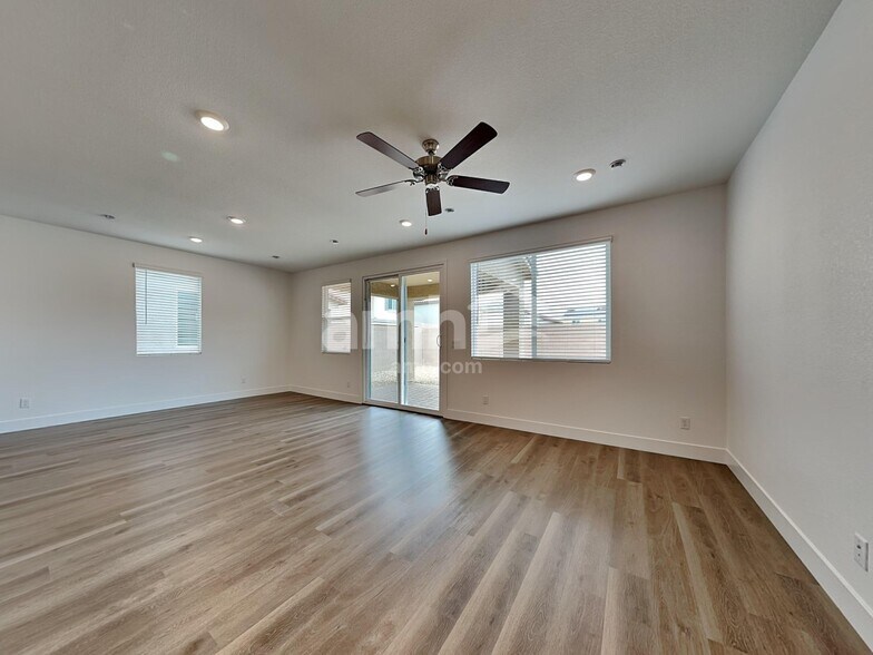 Building Photo - 8410 Flagpole Loop Ave