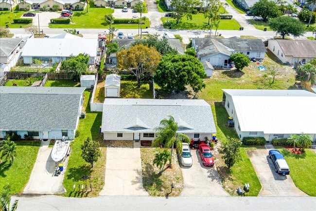 Building Photo - 8997 SE Sandy Ln