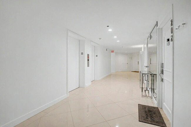 Building Photo - 4201 N Ocean Blvd