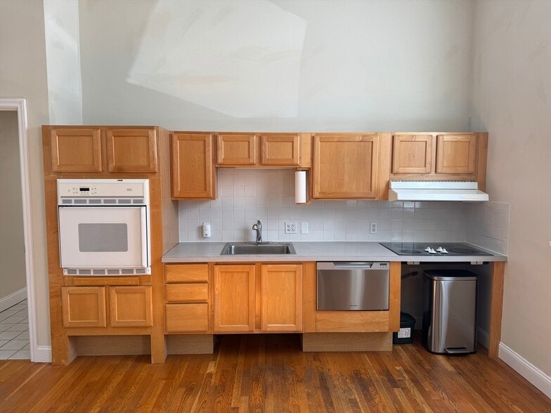 Building Photo - 201 Norfolk St