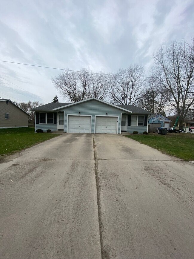 Building Photo - 1007 Zollinger Rd