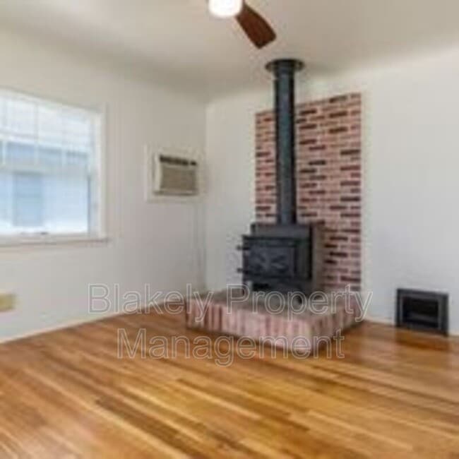 Primary Photo - 1020 15th Ave S