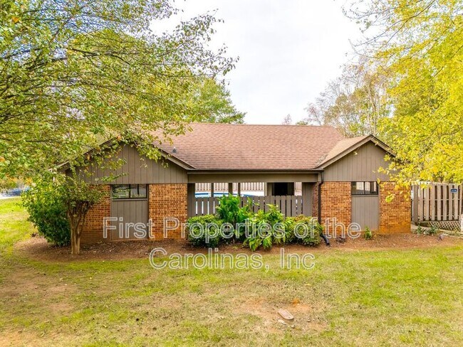 Building Photo - 4158-F Charlotte Hwy