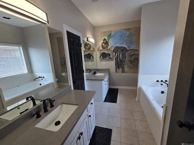 Building Photo - 9235 Worthington Lake Ave