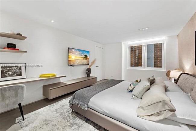 Building Photo - 2301 Collins Ave