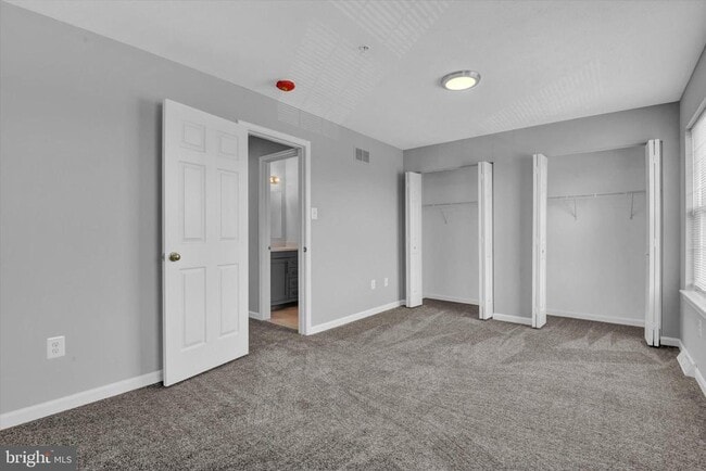Building Photo - 658 Boxwood Dr