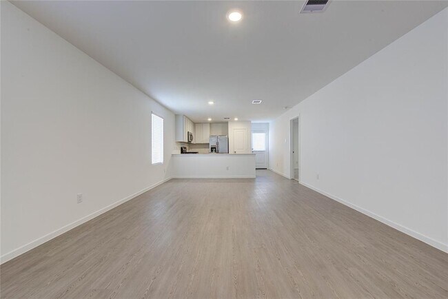 Building Photo - 640 Magnolia Creek Dr