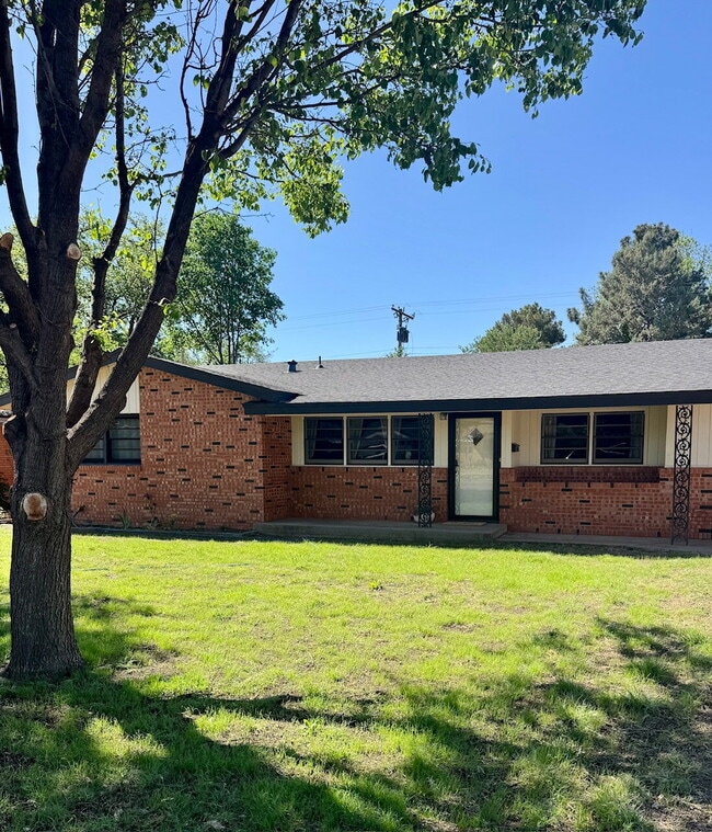 Building Photo - "Charming 3-Bedroom Gem with 2 Full Baths on 54th Street – Spacious 1,725 Sq Ft Haven in Lubbock!"