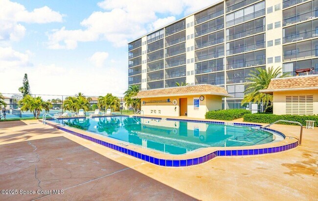 Building Photo - 500 Palm Springs Blvd