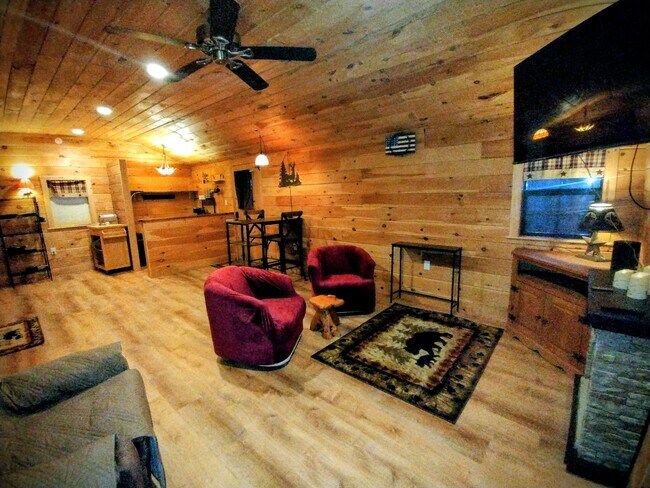 Building Photo - 554 Hovermale Ln