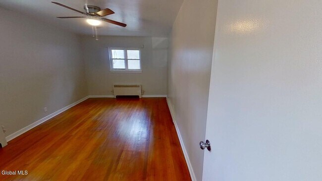 Building Photo - 31 Parkwood St