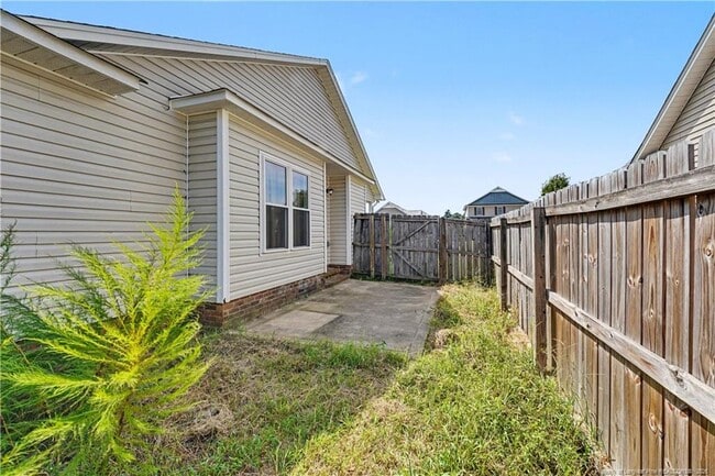 Building Photo - 2117 Feathercombe Court