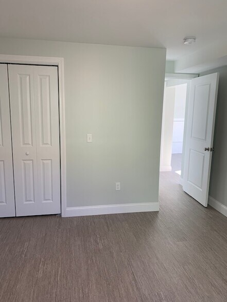 Building Photo - 5682 Post Rd