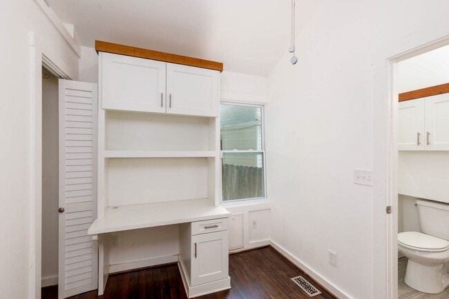 Building Photo - 2 Bedroom, 2 Bath in Homewood