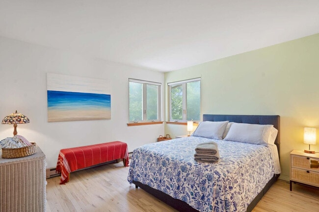 Building Photo - 155 Sound Ave