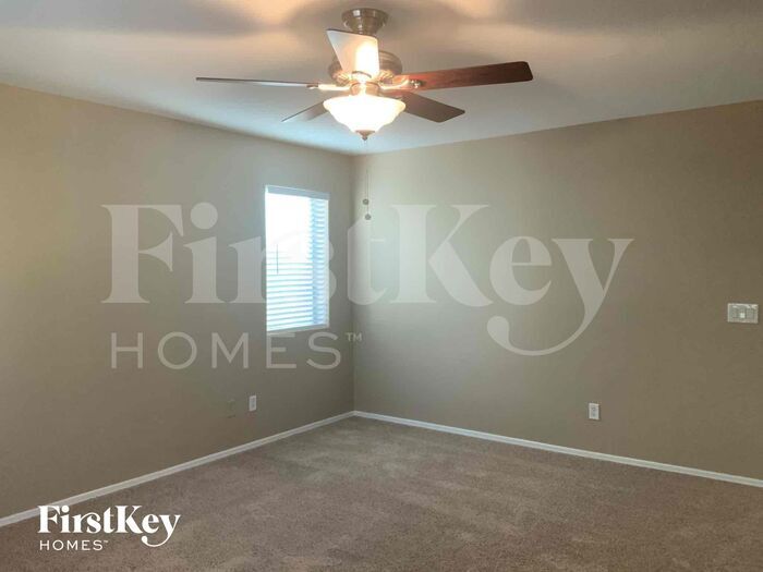 Building Photo - 39485 N Dusty Dr