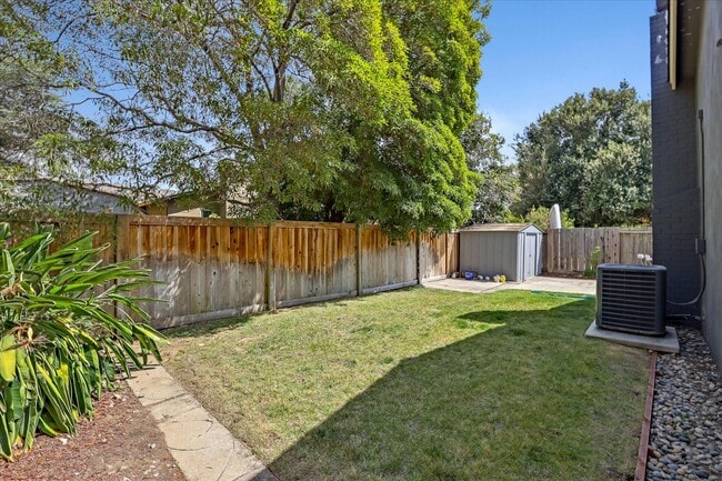 Building Photo - 406 Central Ave