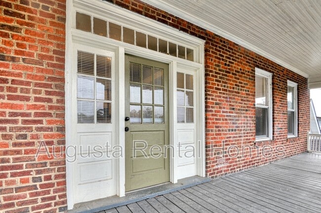 Building Photo - 107 4th St