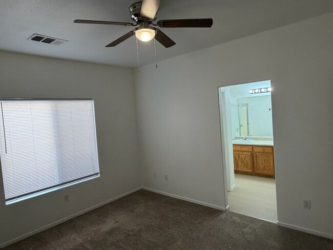 Building Photo - 1303 Vine St