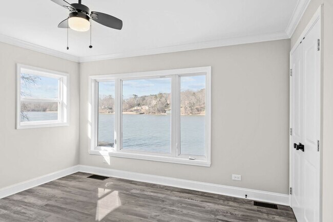 Building Photo - 2BR/2BA Cottage that's on the Rive – Minutes from Downtown Knoxville and Maryville