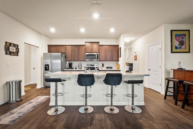 Building Photo - Beautifully Apportioned 2-Story Home in Fox Creek
