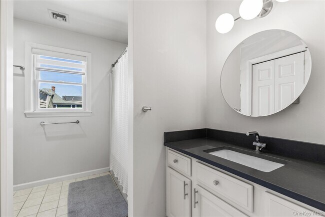 Building Photo - 350 Midland Ave